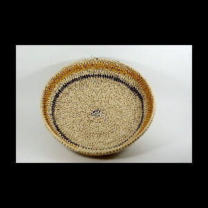 Canasta tejida Waorani borde amarillo y línea marrón oscuro