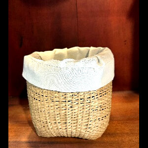 Canasta alta tejida Waorani con funda de tela