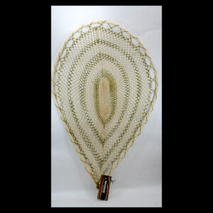 Red de pesca trdicional Waorani tejida color natural y verde