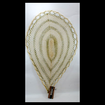 Red de pesca trdicional Waorani tejida color natural y verde