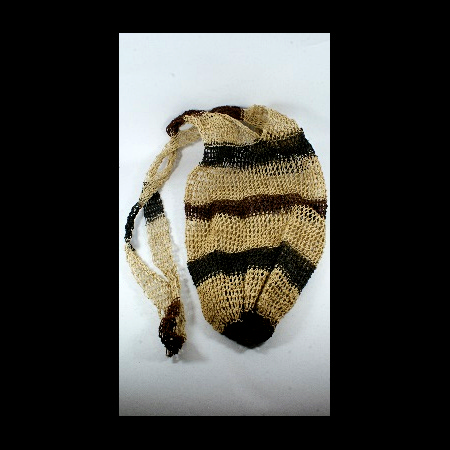 Shigra o bolso Waorani tejido a mano líneas marrones y gris