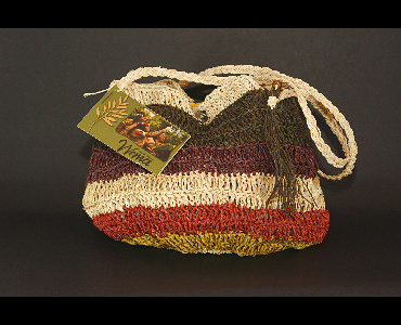 Bolso WEMA tejido a mano color marrón oscuro, marrón claro, marrón rojizo, verde y fibra natural